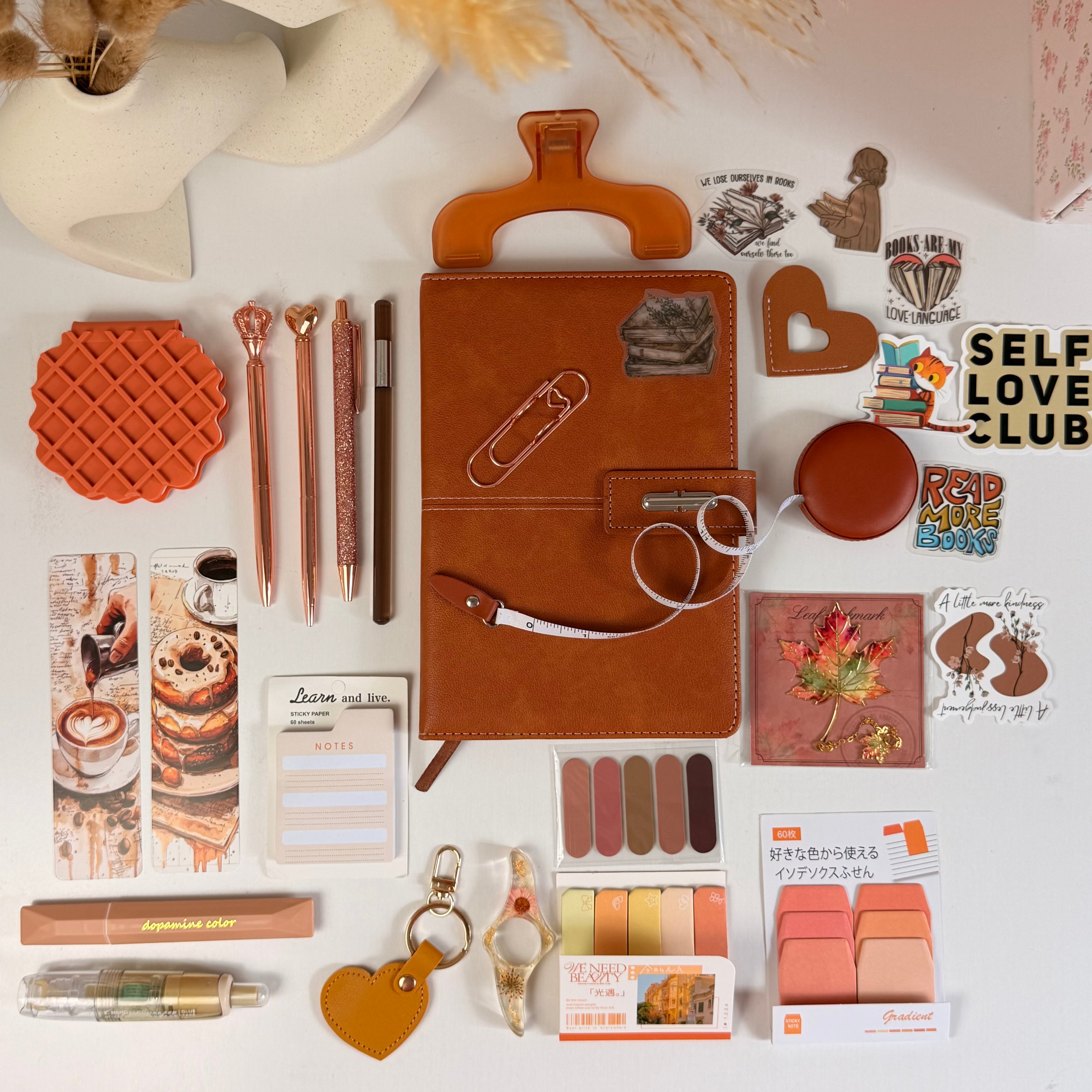 Caramel Pages 🤎📖